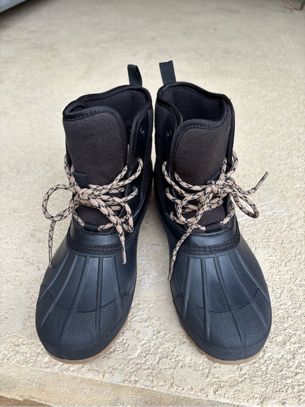 Universal Thread Women's Black Winter Duck Boots with Tan Laces